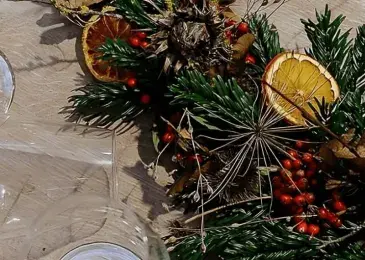 A natural garland for the festive season